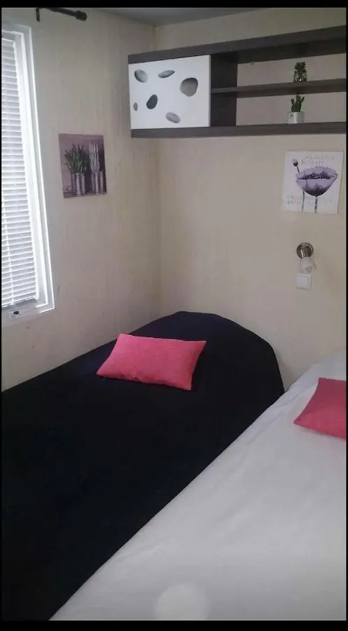 Mobil Home Bungalow 6 Personnes Villeneuve Loubet Plage Marina Baie Des Anges 0*, Villeneuve-Loubet France