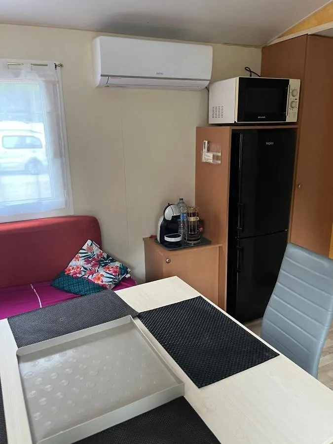 Mobil Home Bungalow 6 Personnes Villeneuve Loubet Plage Marina Baie Des Anges 0*, Villeneuve-Loubet France